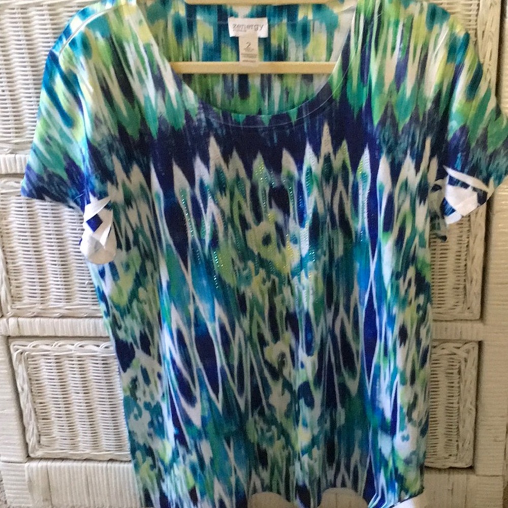Green and Blue Graphic Short Sleeve Tee